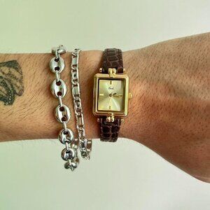 2000s vintage style square brown leather luxury watch